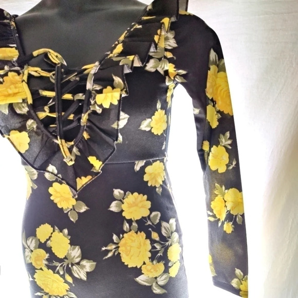 PRETTY Little Thing Ruffle Rose Dress NWT 😍 - Picture 3 of 13